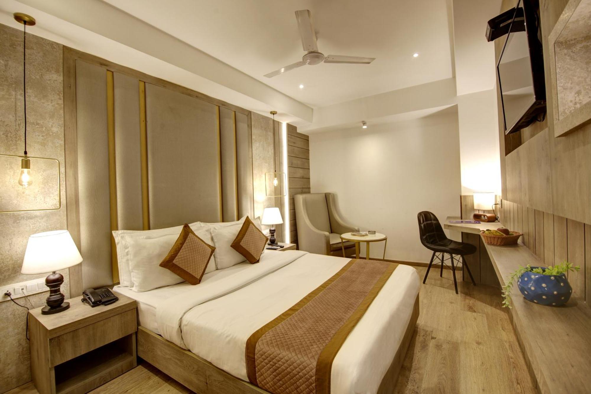 Hotel Town Grand Patel Nagar New Delhi Bagian luar foto