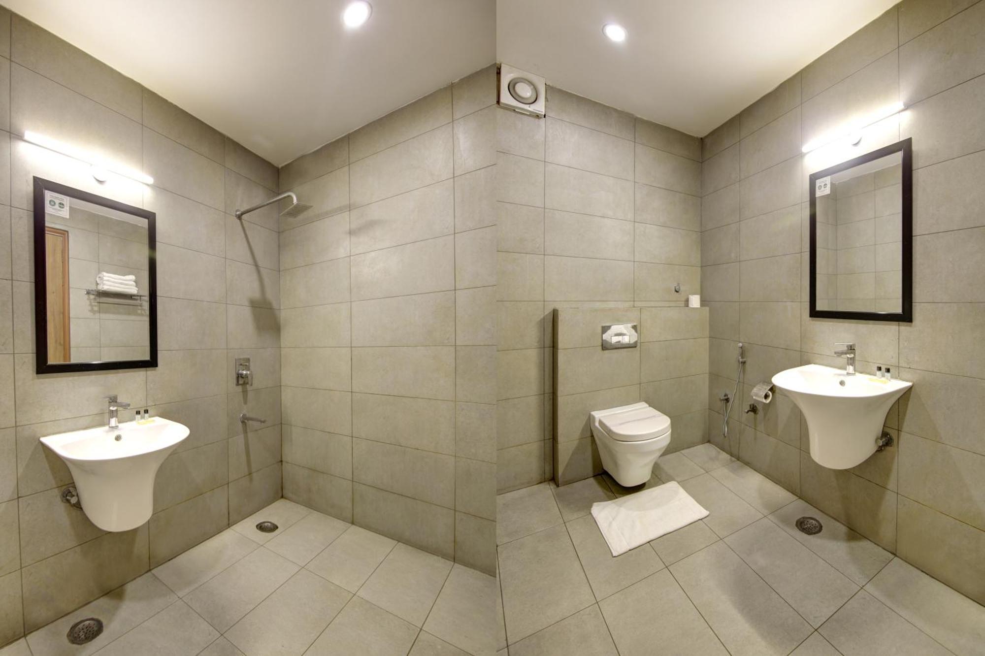 Hotel Town Grand Patel Nagar New Delhi Bagian luar foto