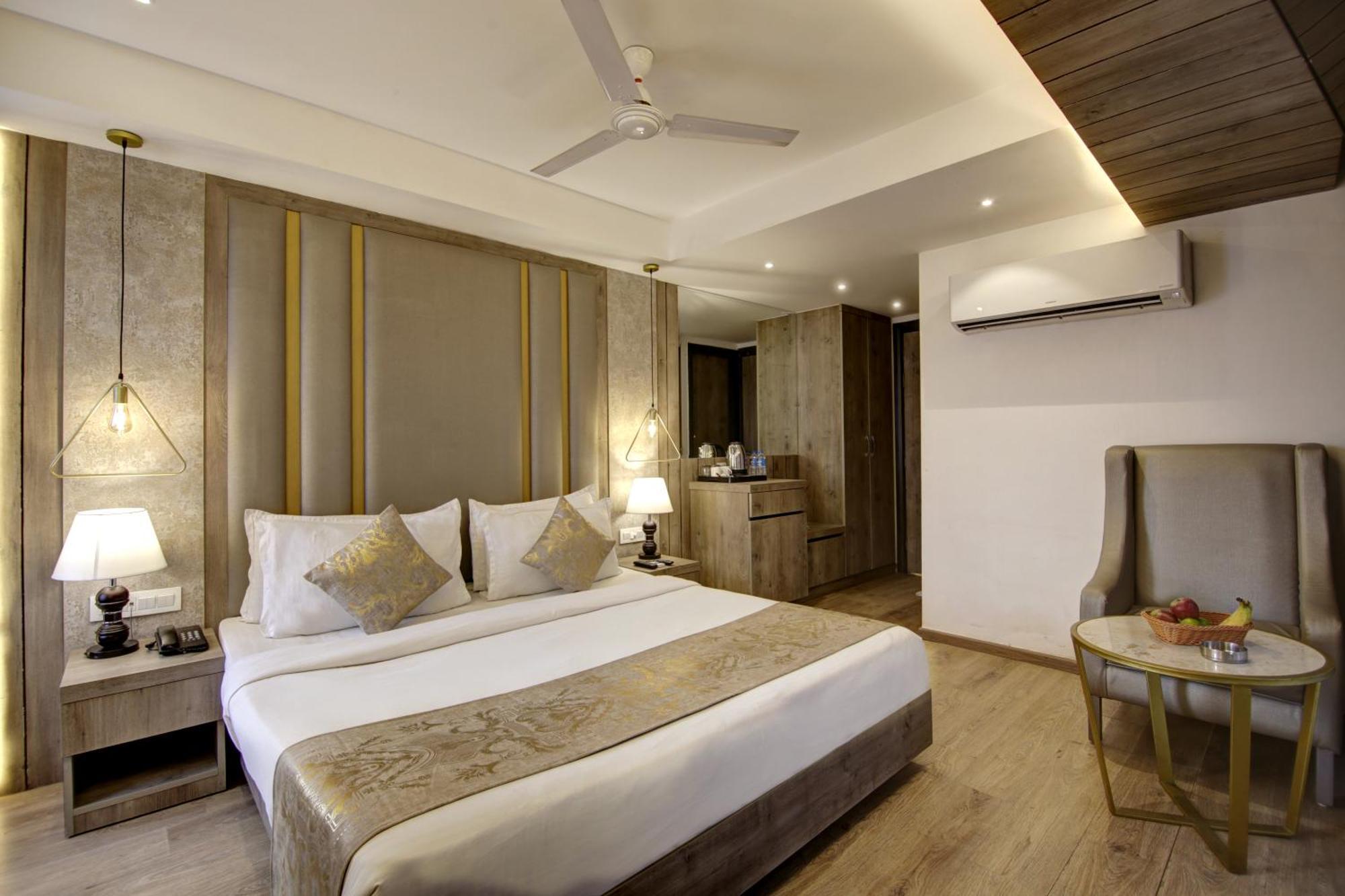 Hotel Town Grand Patel Nagar New Delhi Bagian luar foto