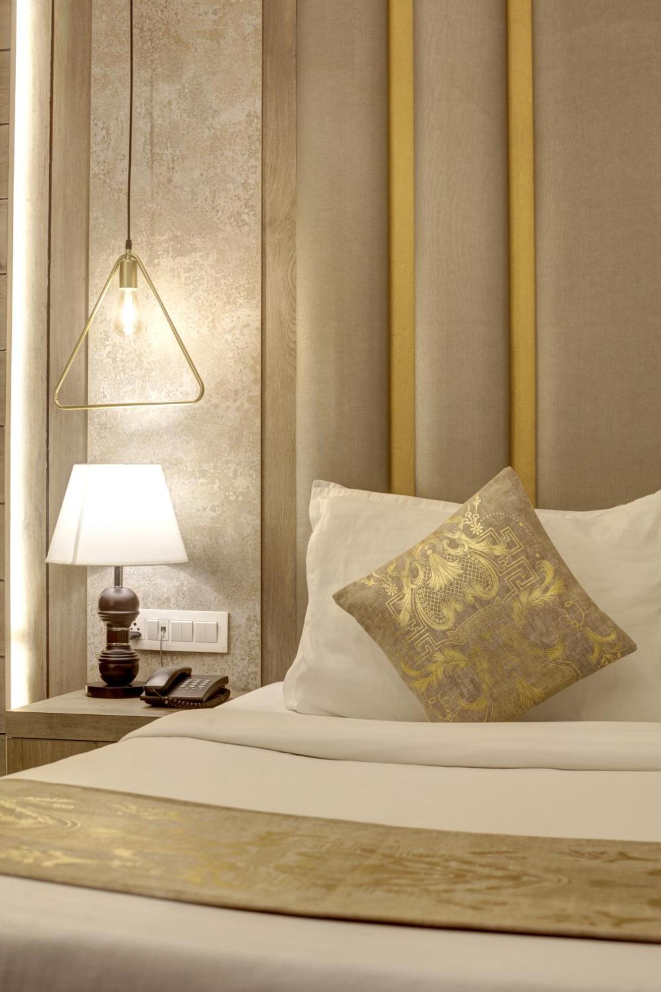 Hotel Town Grand Patel Nagar New Delhi Bagian luar foto