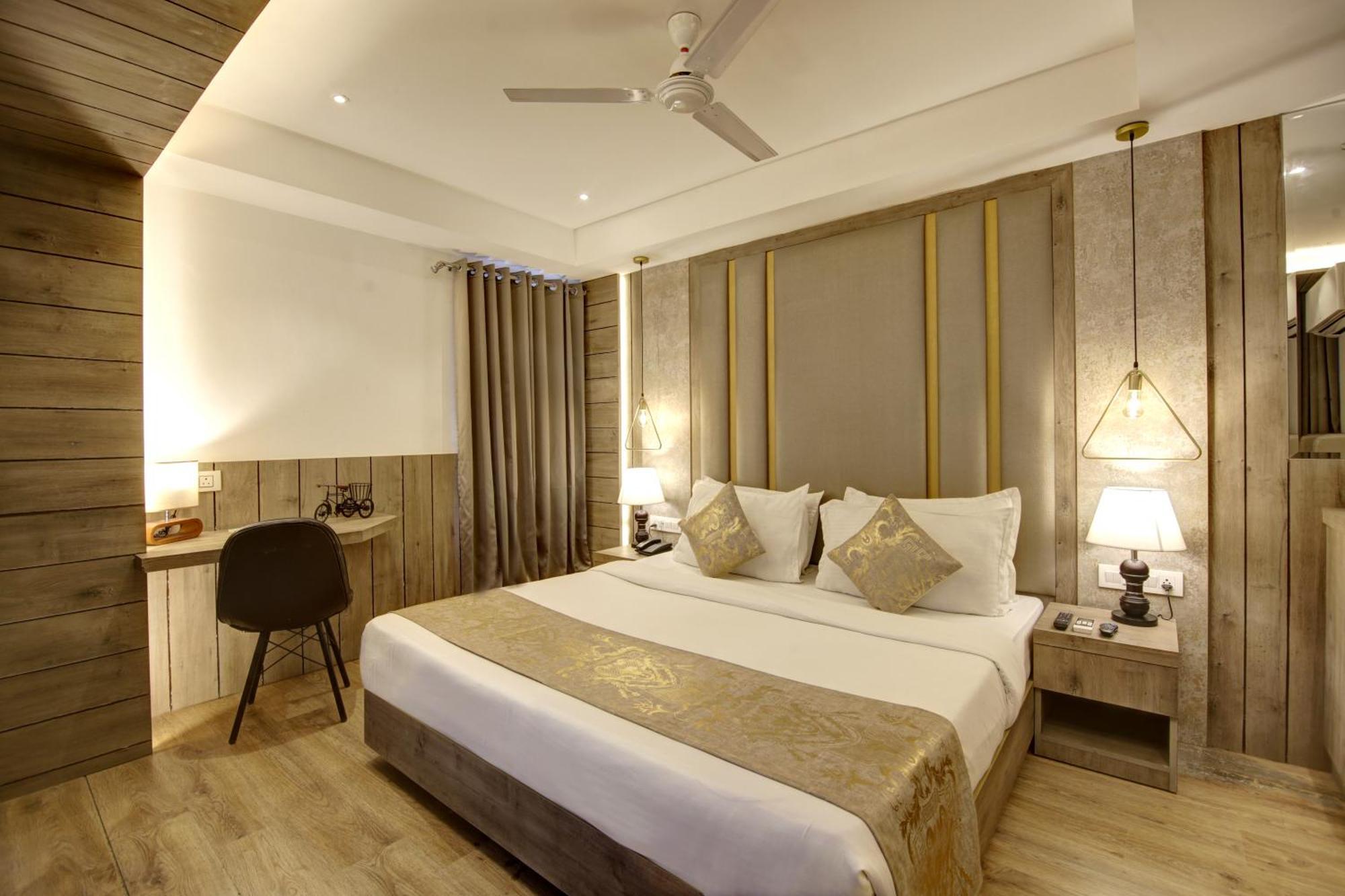 Hotel Town Grand Patel Nagar New Delhi Bagian luar foto