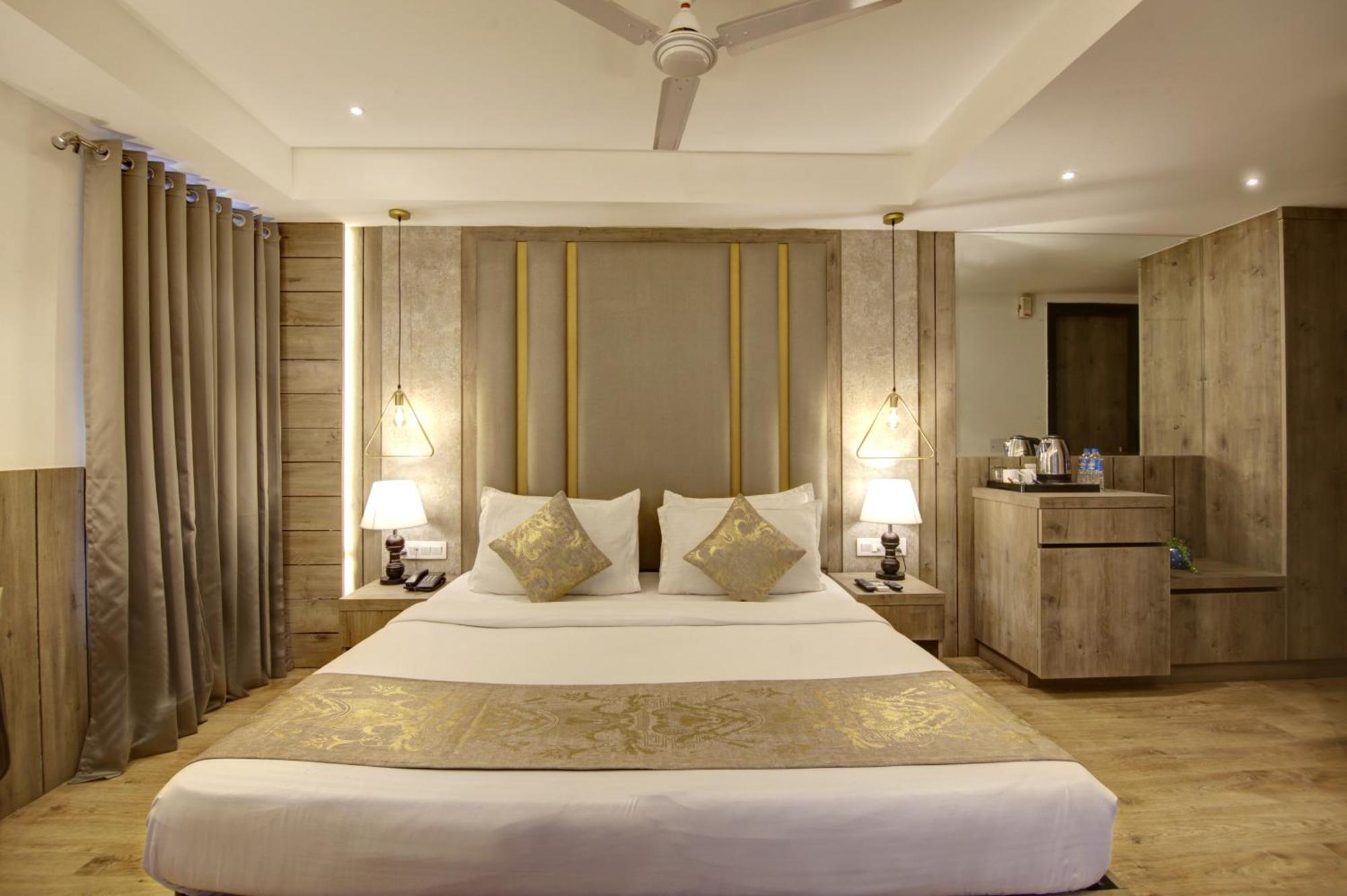 Hotel Town Grand Patel Nagar New Delhi Bagian luar foto