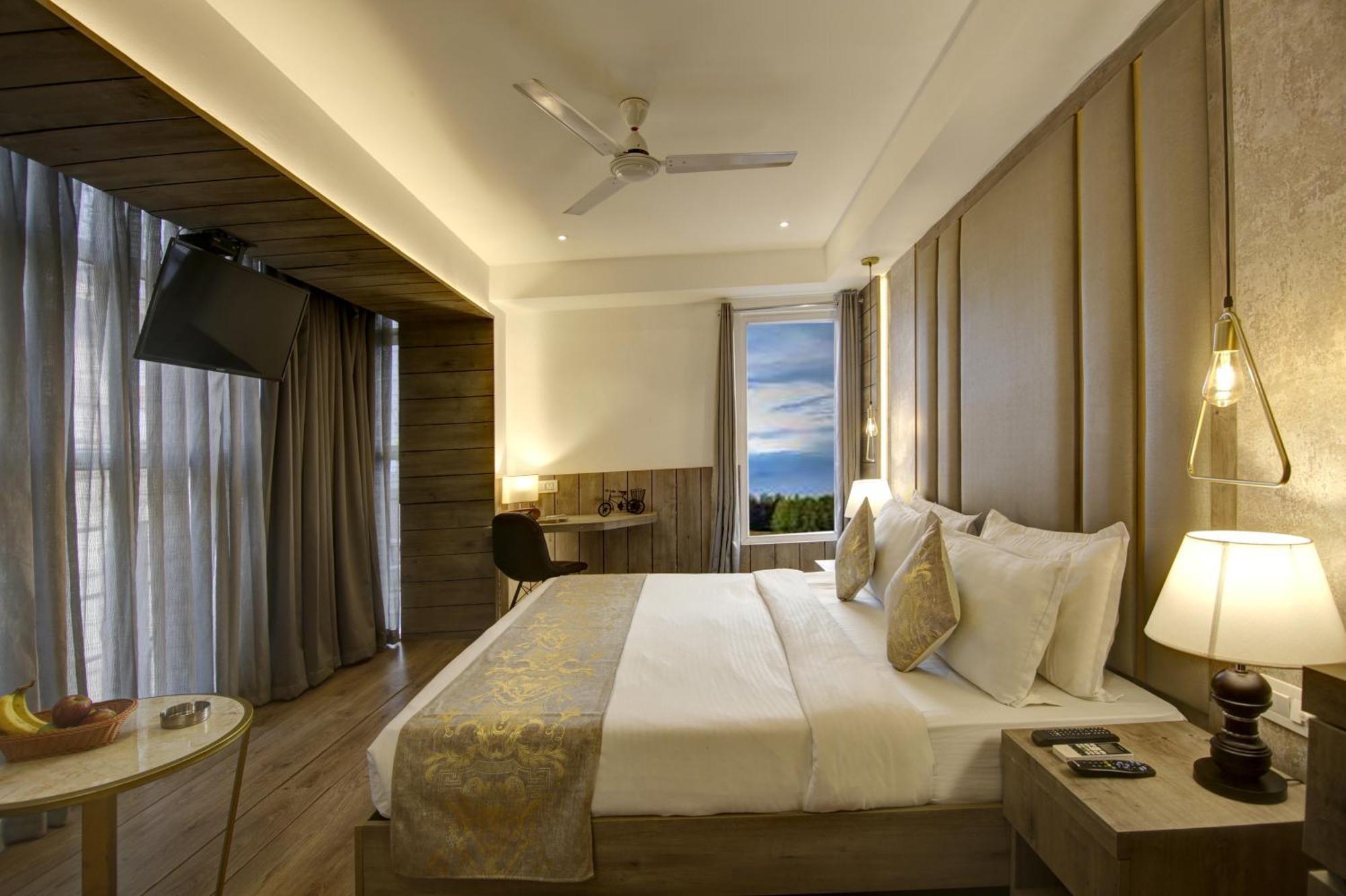 Hotel Town Grand Patel Nagar New Delhi Bagian luar foto