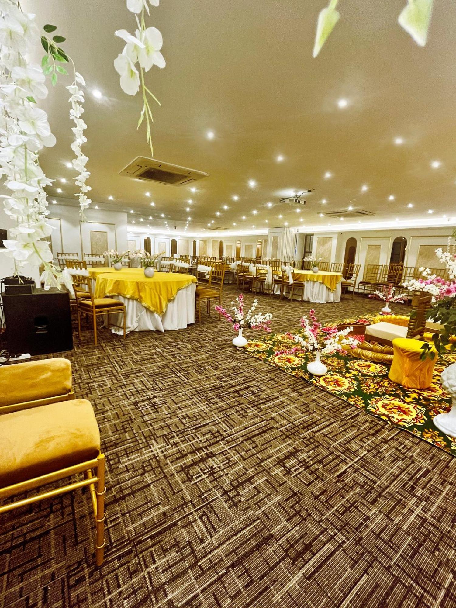 Hotel Town Grand Patel Nagar New Delhi Bagian luar foto