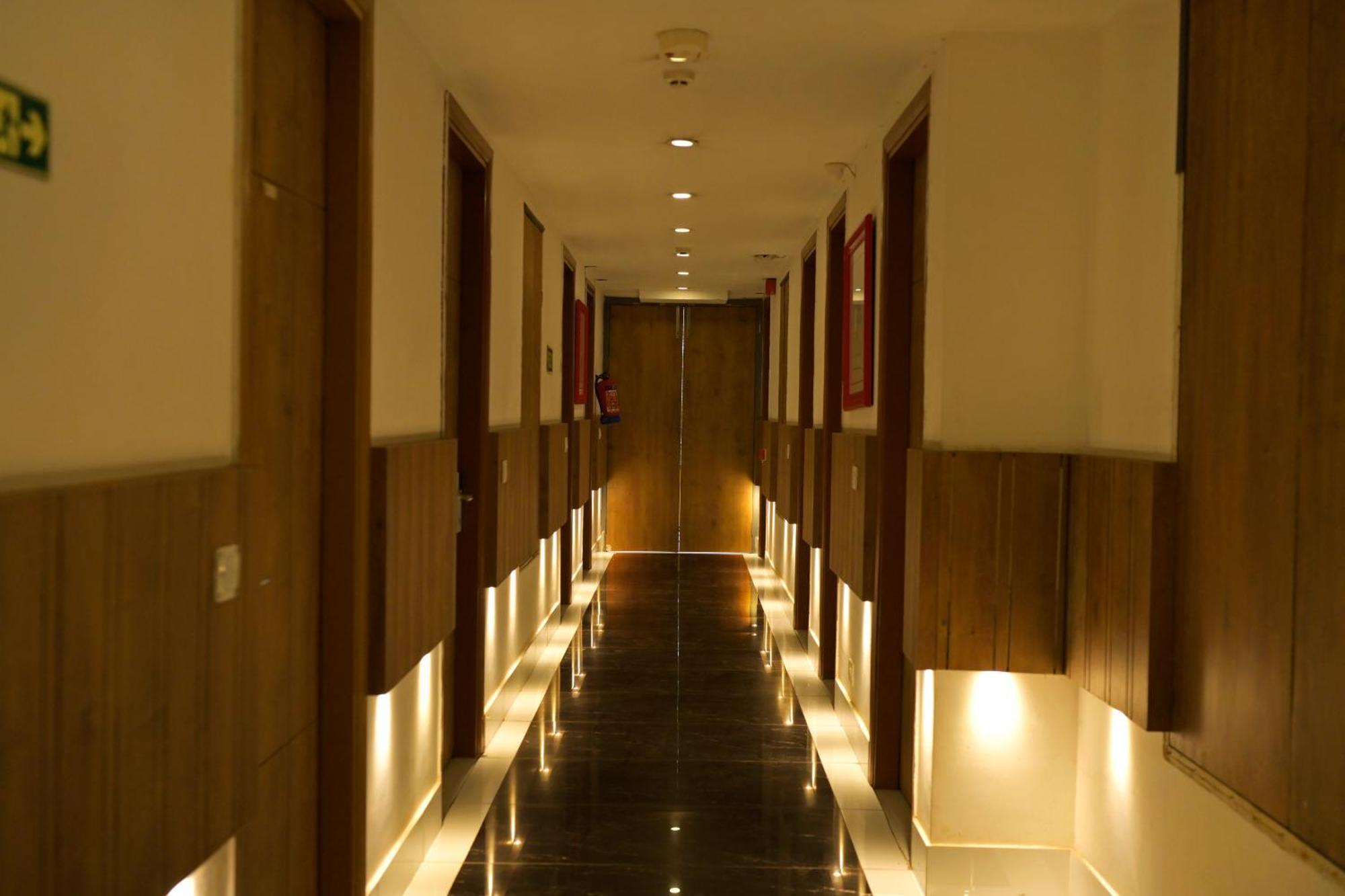 Hotel Town Grand Patel Nagar New Delhi Bagian luar foto