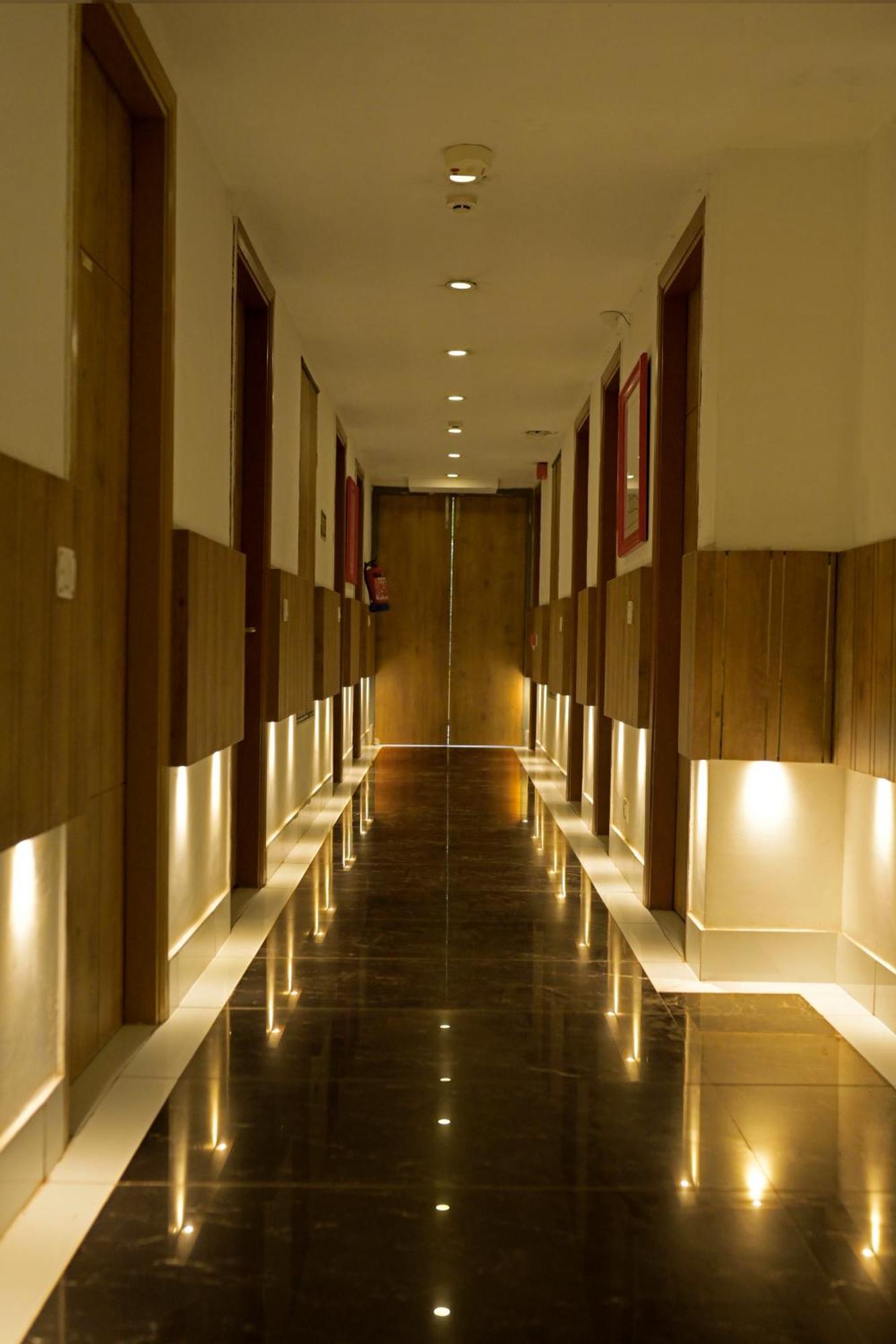 Hotel Town Grand Patel Nagar New Delhi Bagian luar foto
