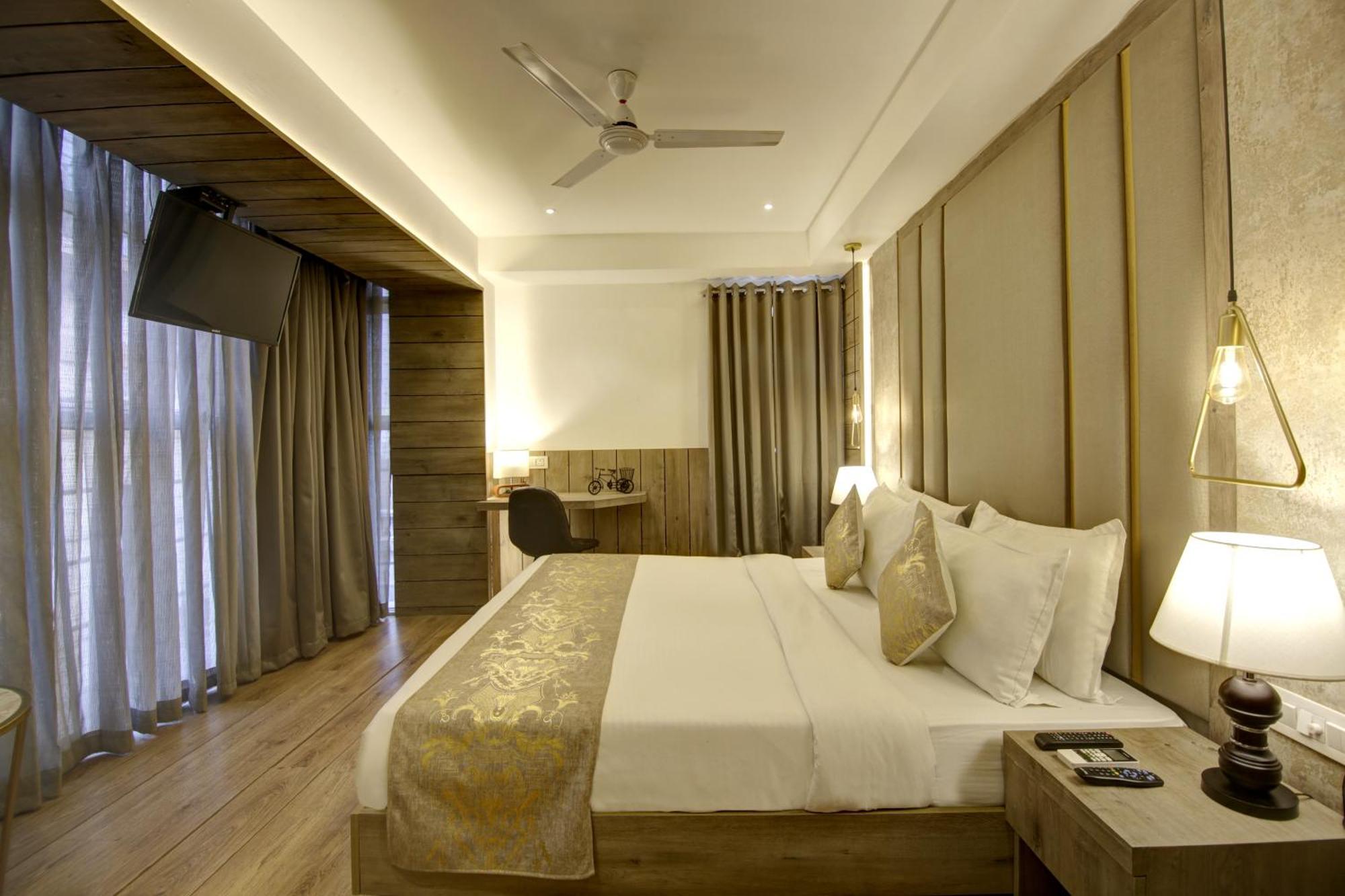 Hotel Town Grand Patel Nagar New Delhi Bagian luar foto